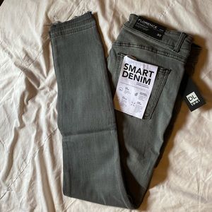 NWT woman DL1961 jeans size 30